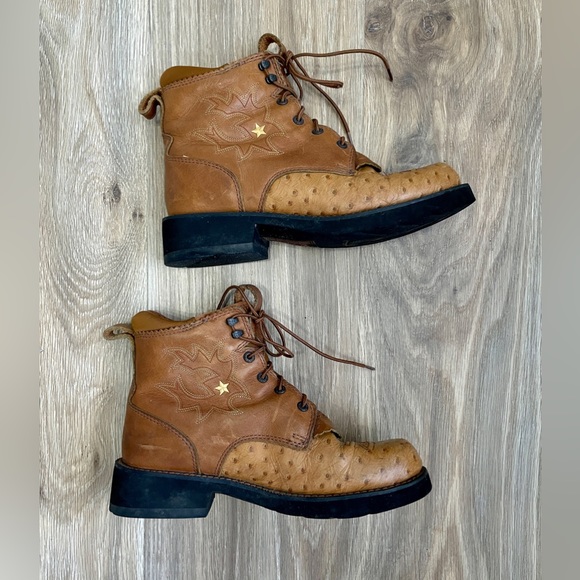 Ariat Shoes - Ariat Ostrich Probaby Lacer Work Boot embossed women’s 9.5 EUC